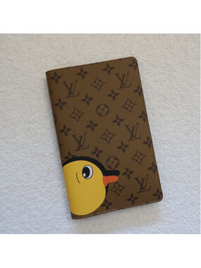 Louis Vuitton x SY Reverse Monogram Limited Edition Duck Emily Notebook Cover MM
